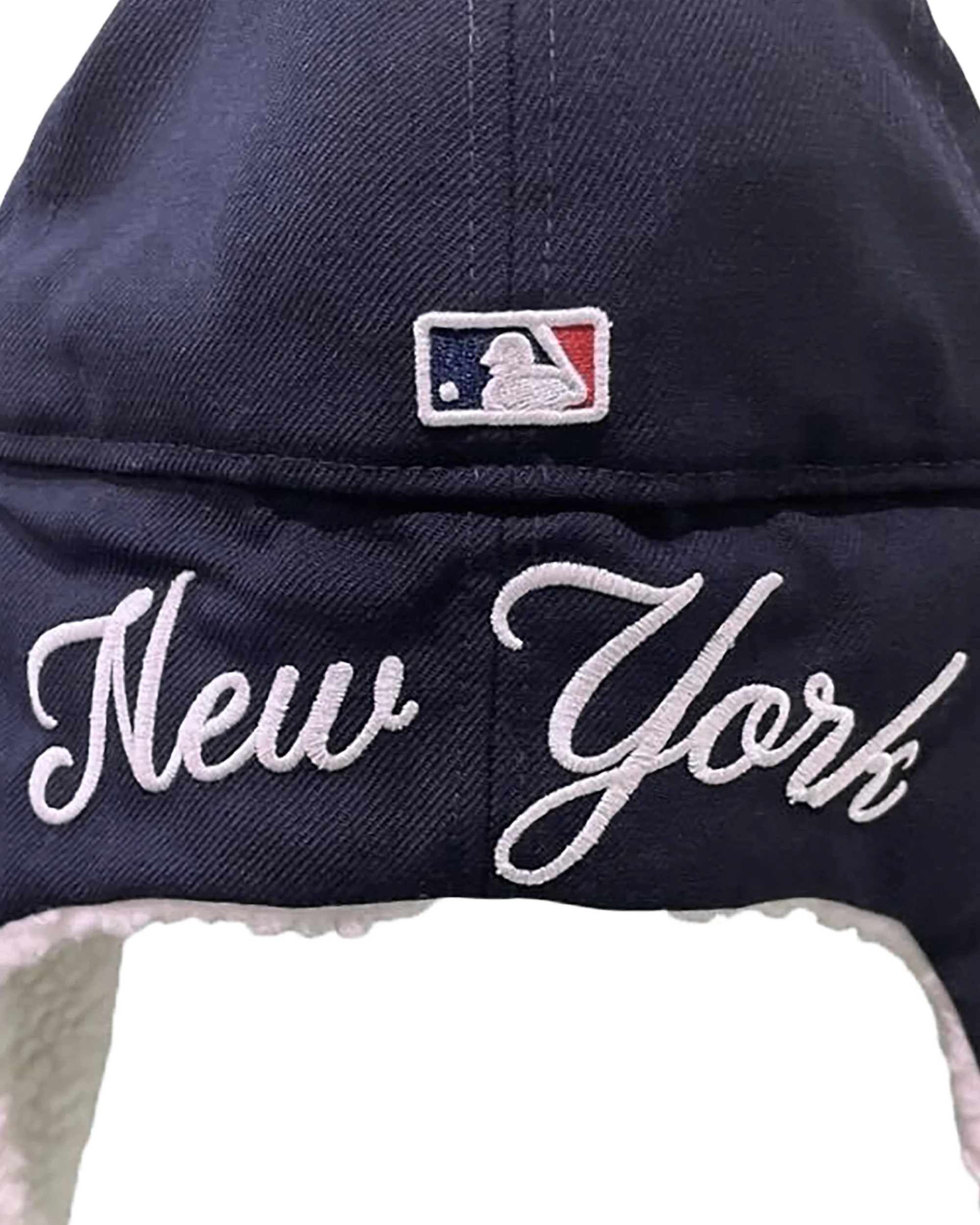 New Era NY Yankees Trapper Fitted - Image 4